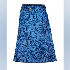 NWT Dunnes skirt size 12 ๐